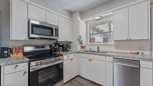 Apartment for rent at 830 W Caraway St, Fayetteville, AR 72701