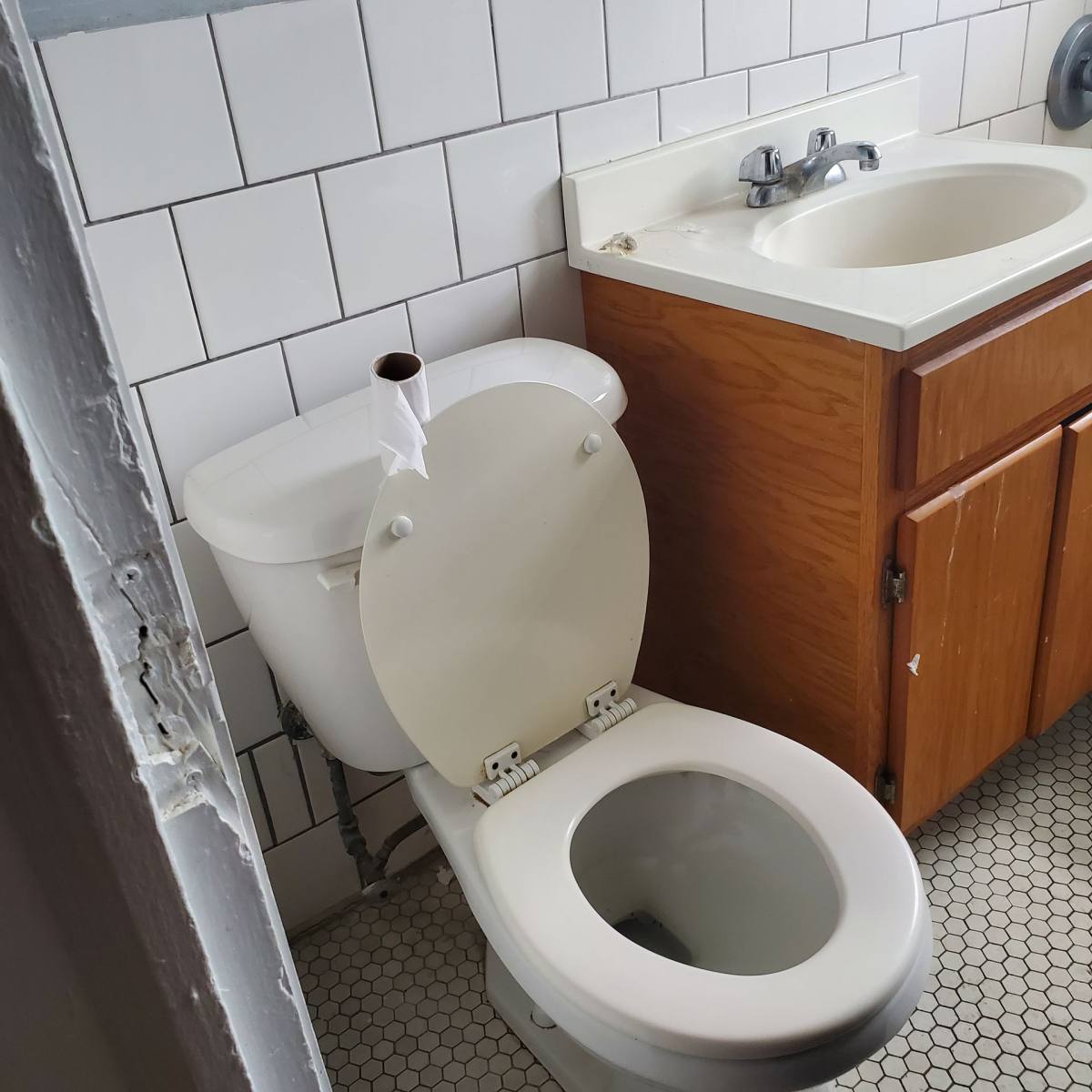 Apartment for rent at 1733-39 E 75th St, Chicago, IL 60649