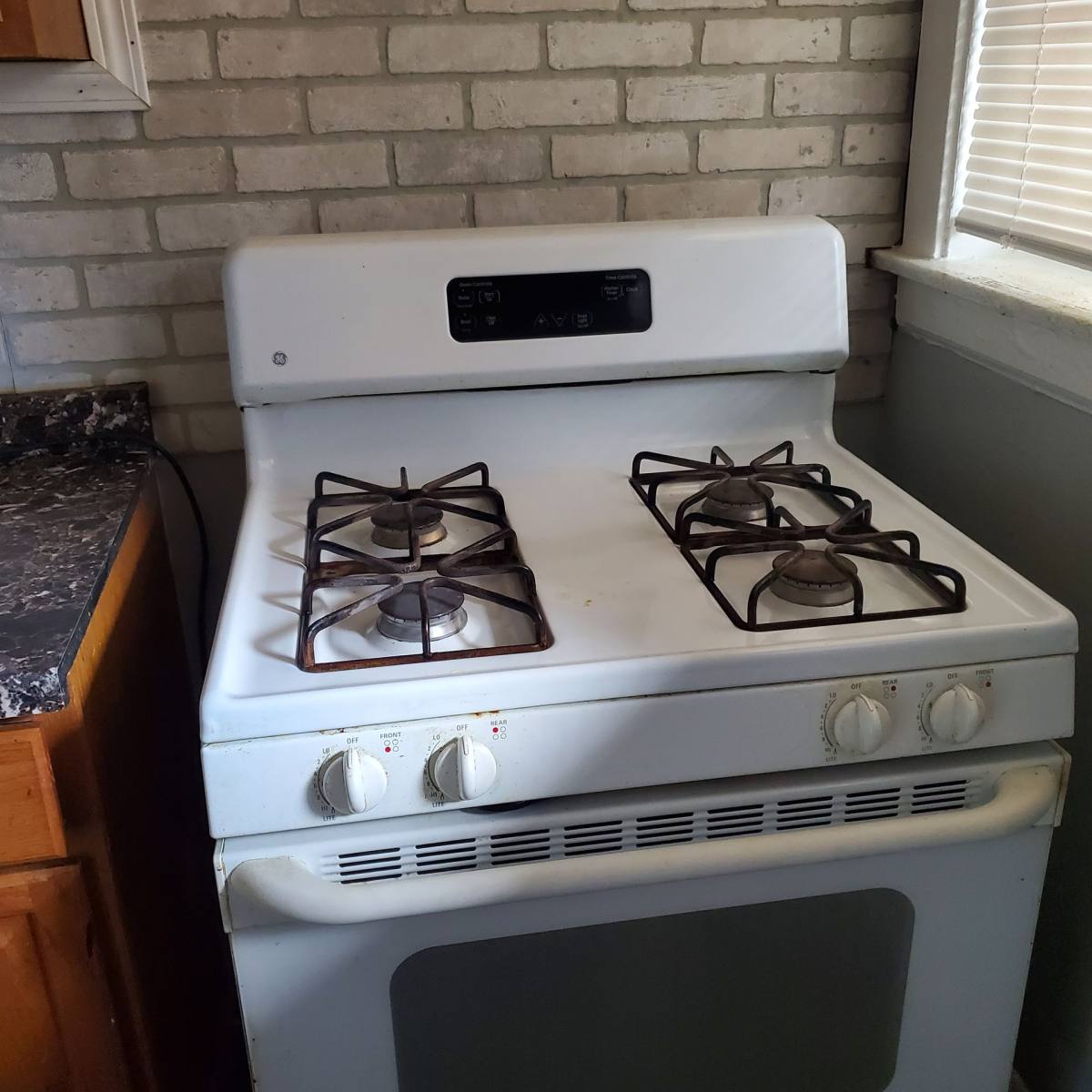 Apartment for rent at 1733-39 E 75th St, Chicago, IL 60649