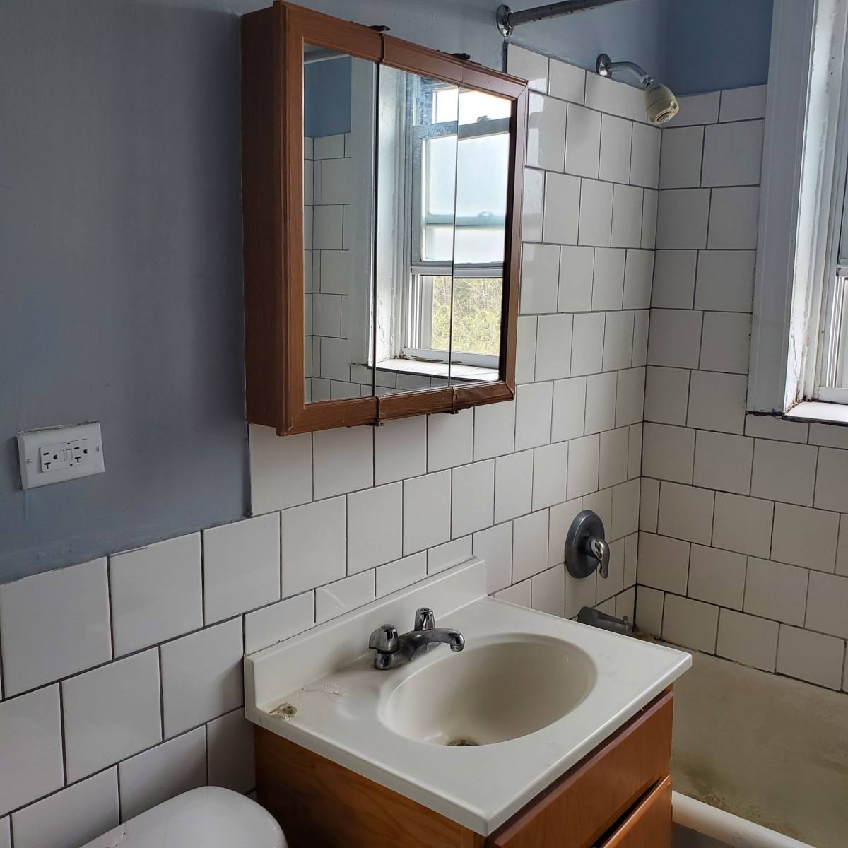 Apartment for rent at 1733-39 E 75th St, Chicago, IL 60649