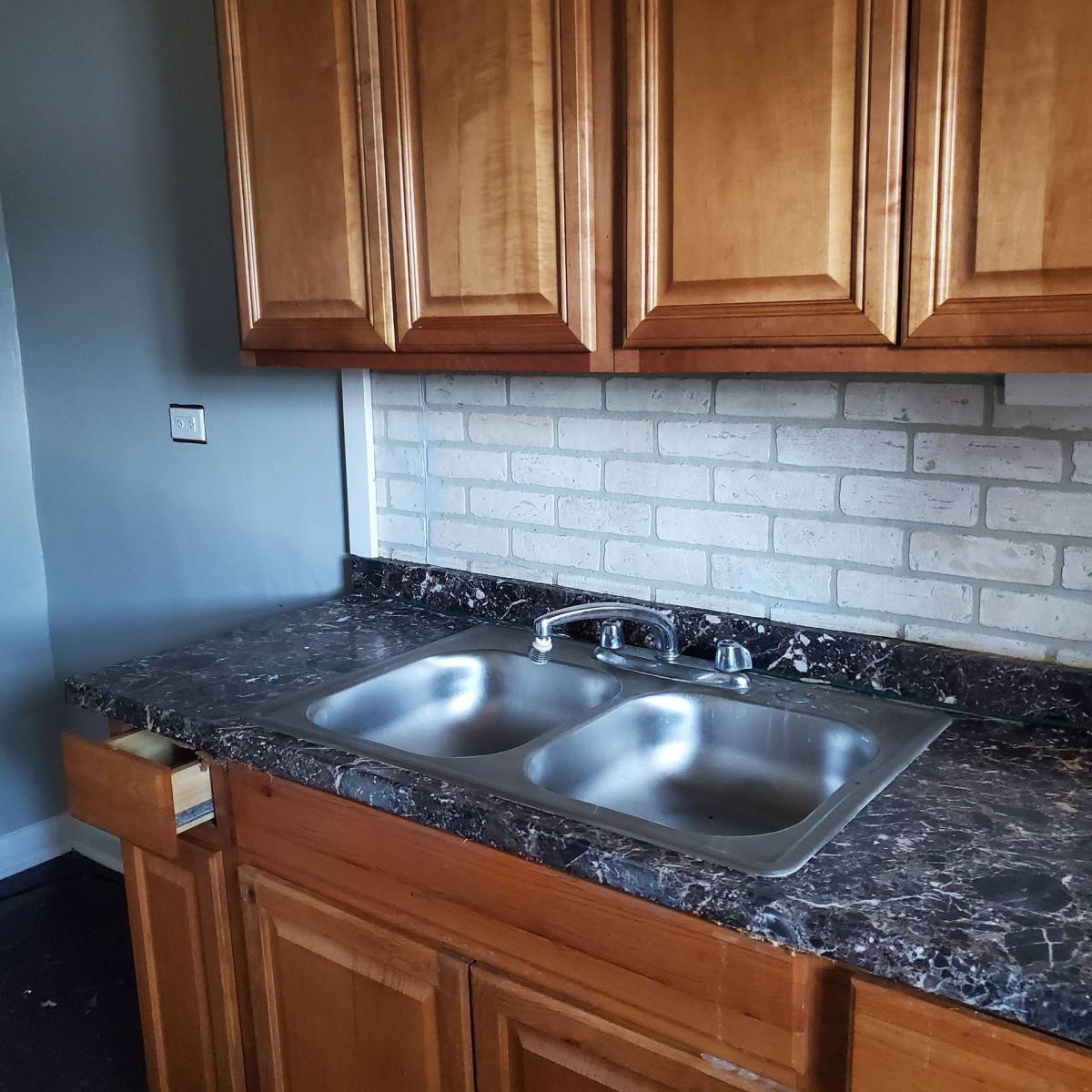 Apartment for rent at 1733-39 E 75th St, Chicago, IL 60649