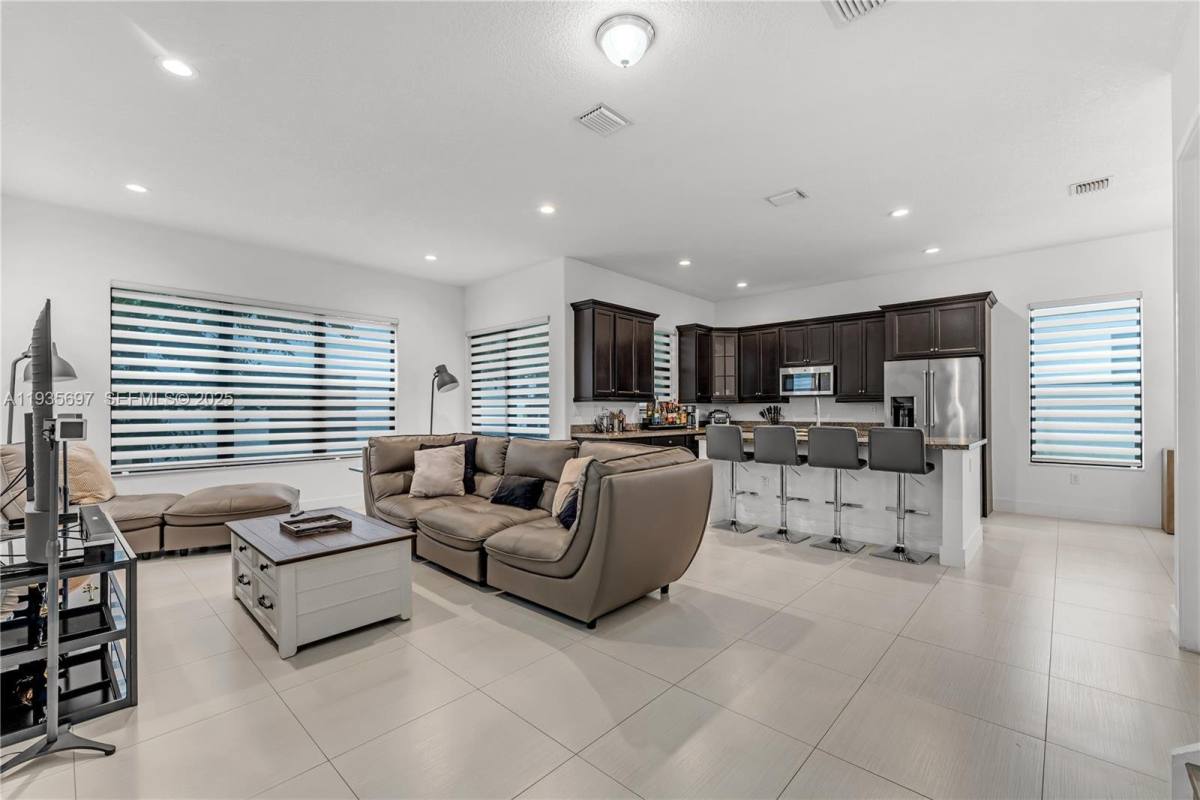 House for rent at 9881 W 34th Ave, Hialeah, FL 33018
