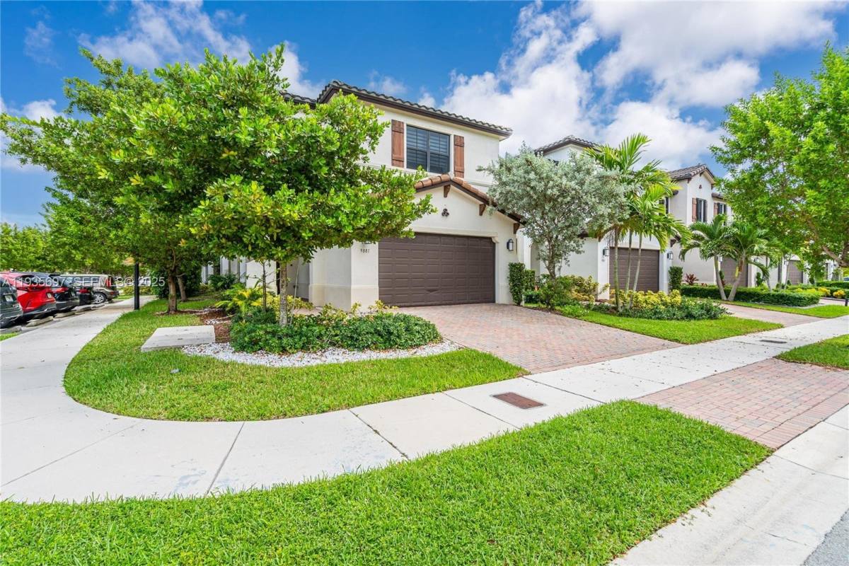 House for rent at 9881 W 34th Ave, Hialeah, FL 33018