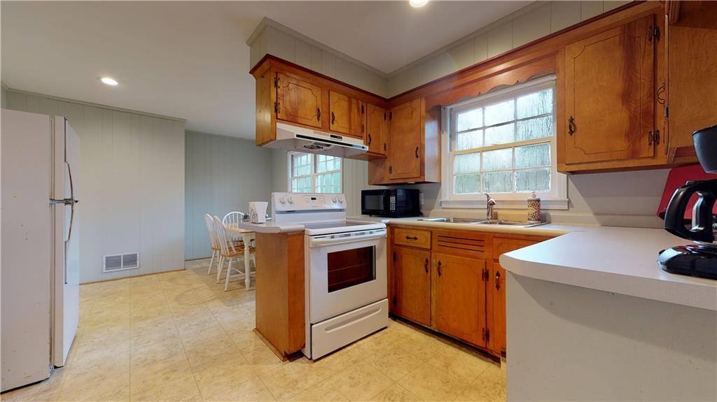 House for rent at 106 Azalea Rd, Clemson, SC 29631