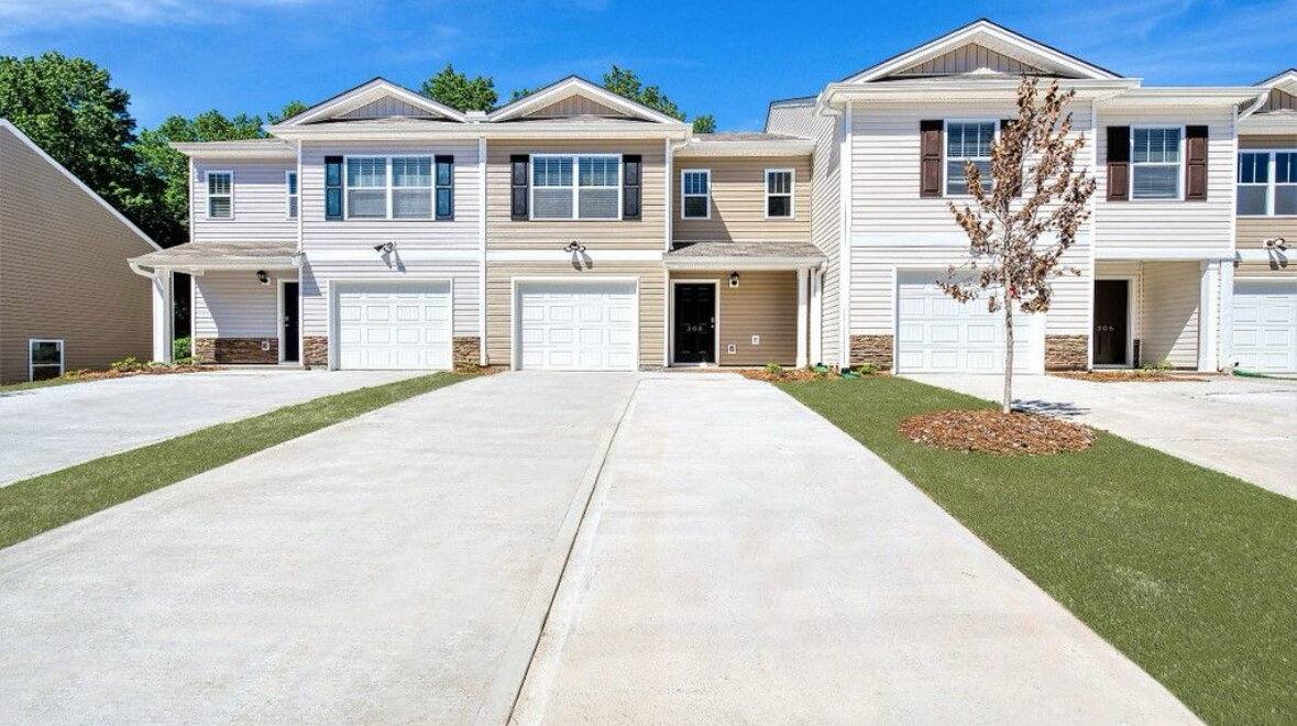 Townhouse for rent at 308 Oakmont Valley Trail, Seneca, SC 29678