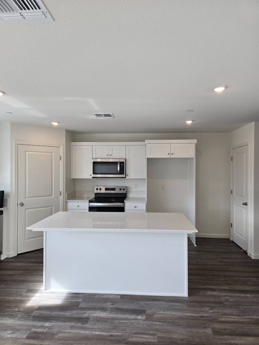 House for rent at 1813 Del Mar Dr, Los Banos, CA 93635