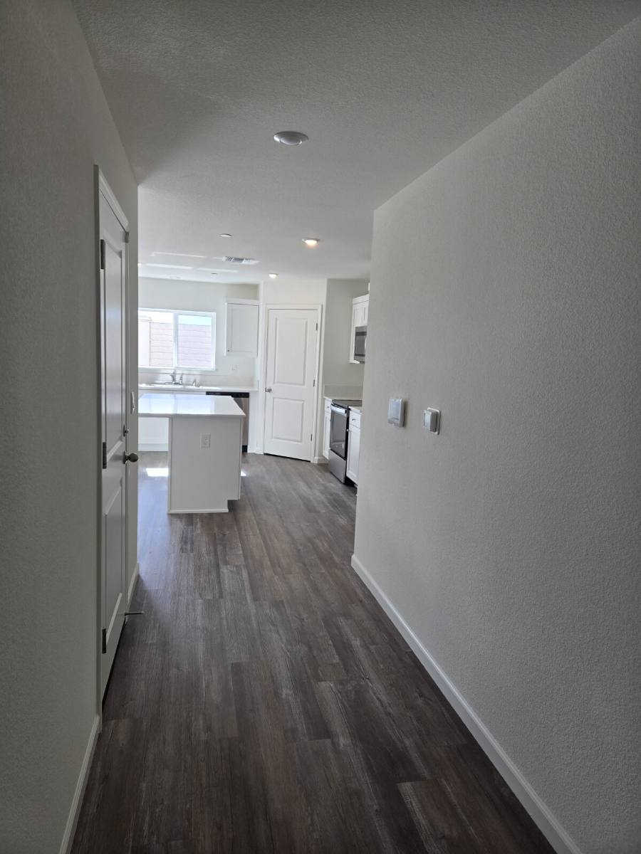 House for rent at 1813 Del Mar Dr, Los Banos, CA 93635