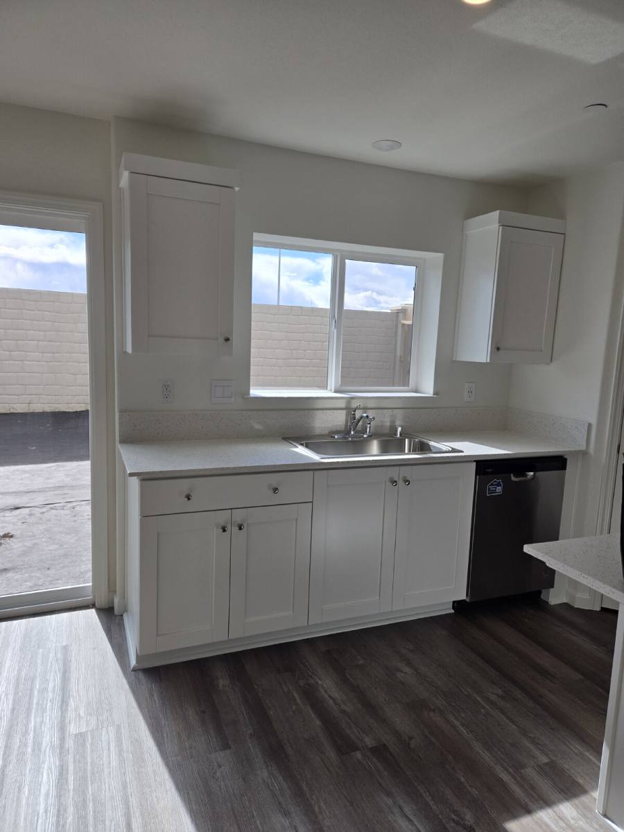 House for rent at 1813 Del Mar Dr, Los Banos, CA 93635