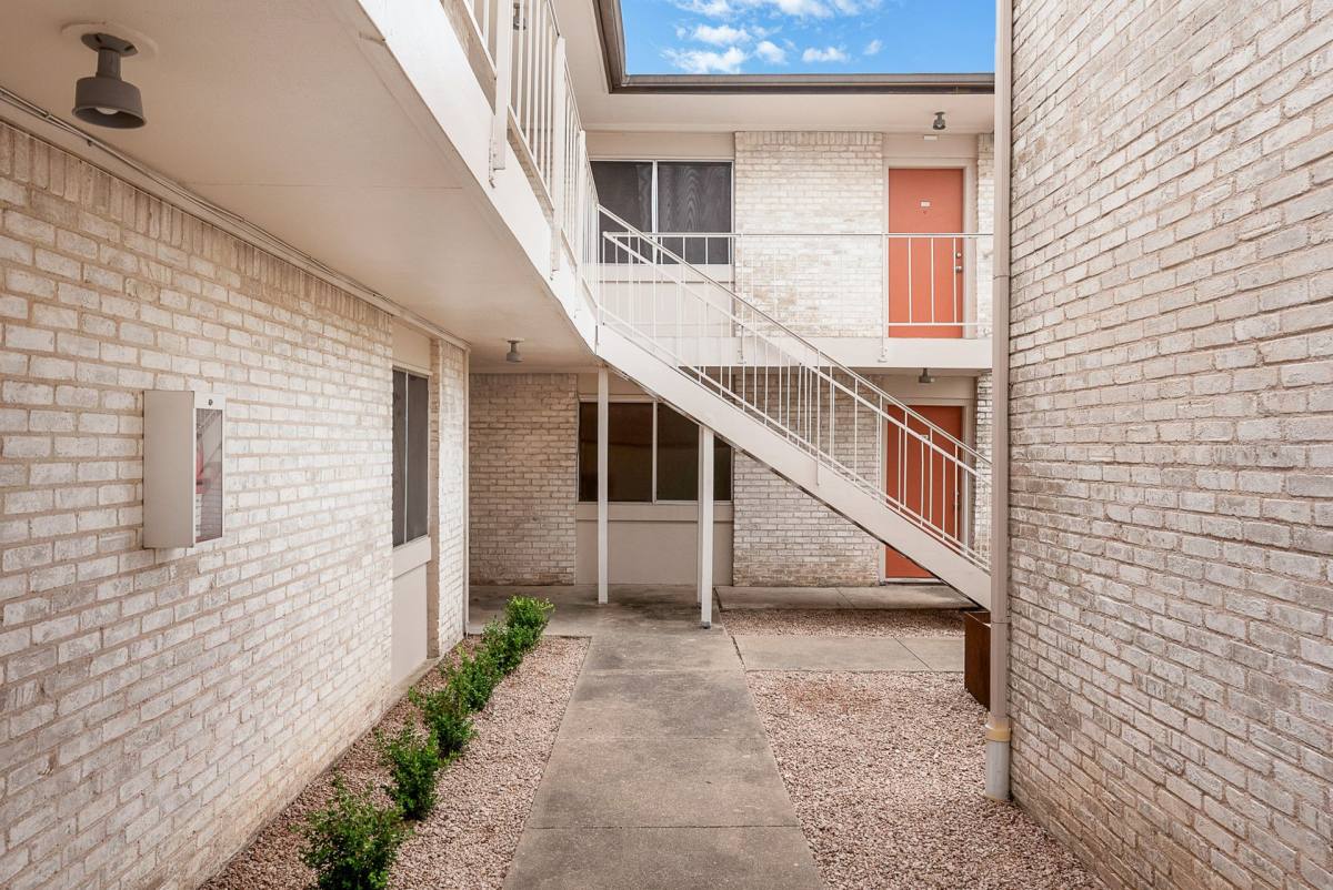 Apartment for rent at 1515 Palma Plaza, Austin, TX 78703