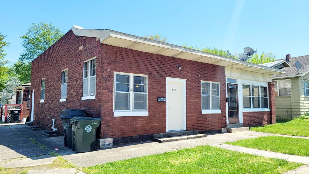 Apartment for rent at 802 S 27th St, South Bend, IN 46615
