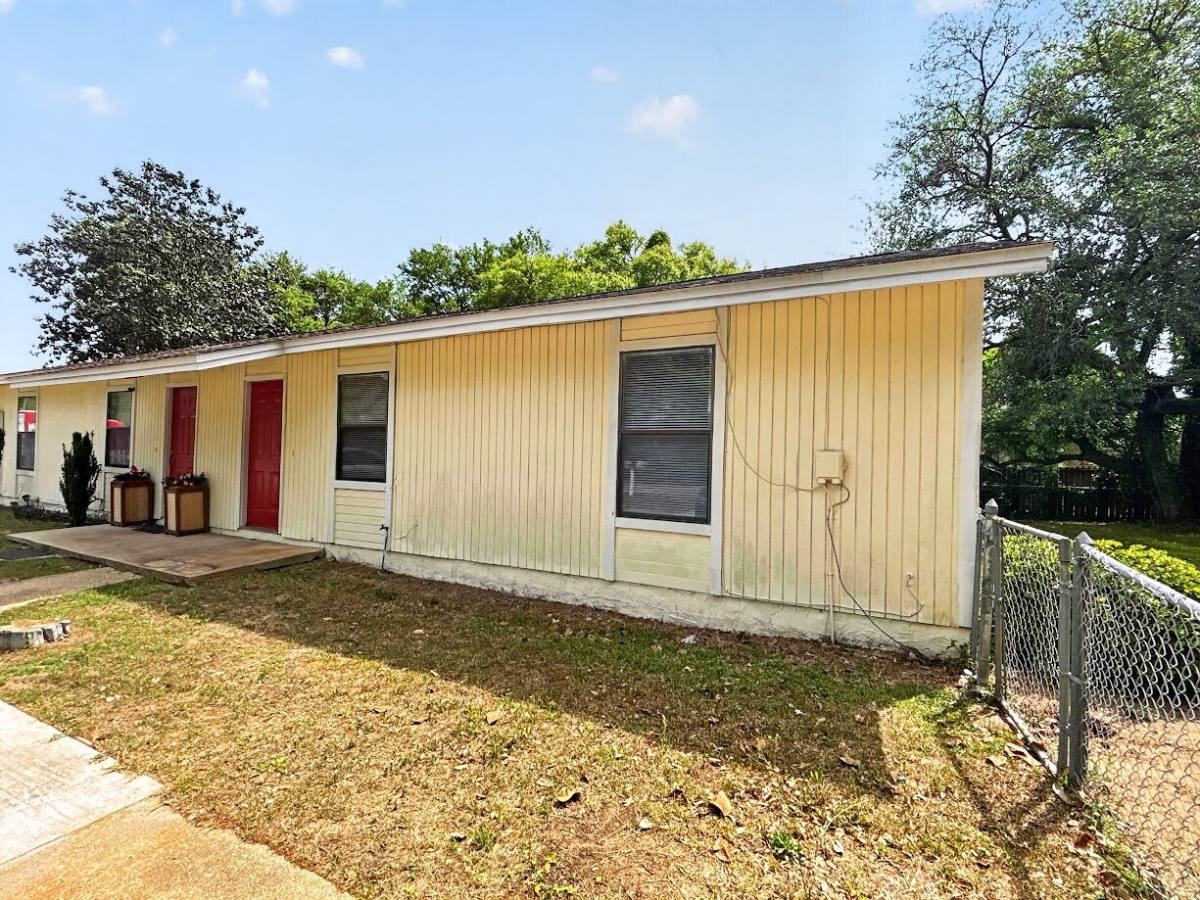 Apartment for rent at 208 Squirrel Haven Rd #A, Mary Esther, FL 32569