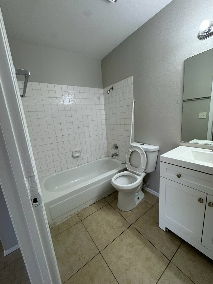 Apartment for rent at 4590 Carriage Park Dr #16C, Las Vegas, NV 89121