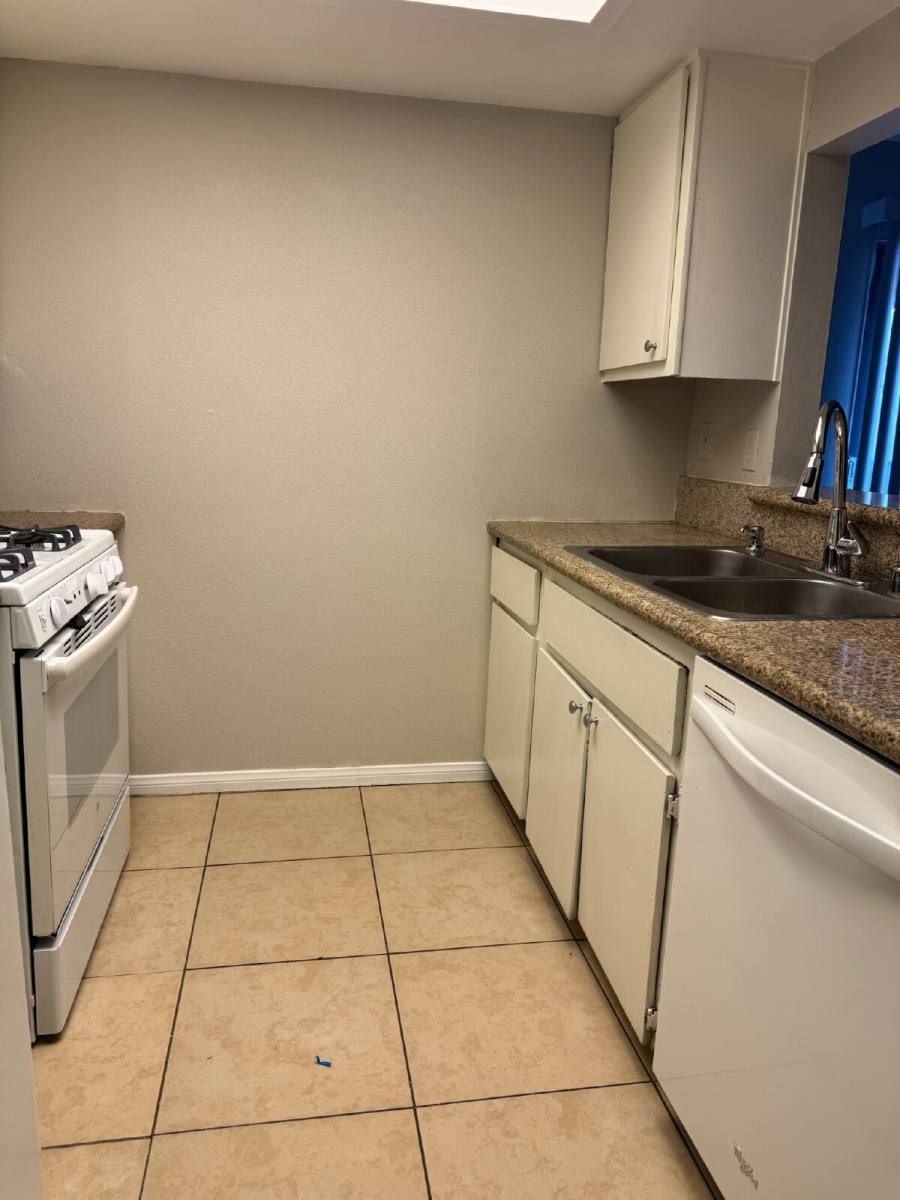Apartment for rent at 4590 Carriage Park Dr #16C, Las Vegas, NV 89121