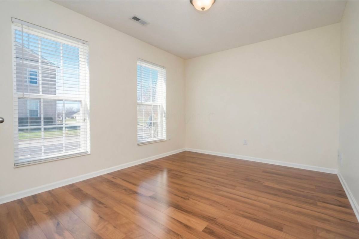 Townhouse for rent at 334 Silver Maple Dr, Blacklick, OH 43004