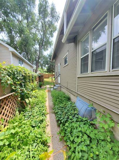 Apartment for rent at 1498 Iglehart Ave #2, Saint Paul, MN 55104