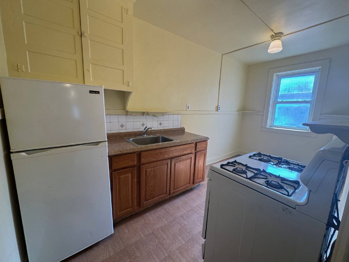 Apartment for rent at 11 Linden St #103, River Rouge, MI 48218