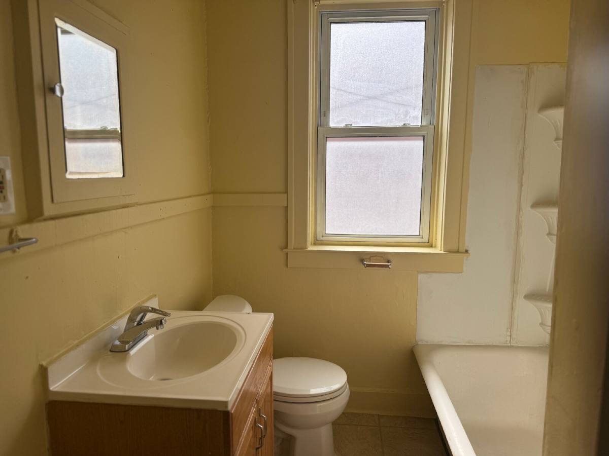 Apartment for rent at 11 Linden St #103, River Rouge, MI 48218