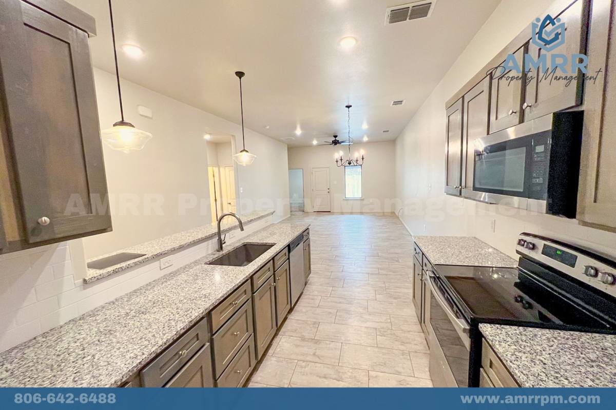 Townhouse for rent at 1248 N 7th St, Wolfforth, TX 79382