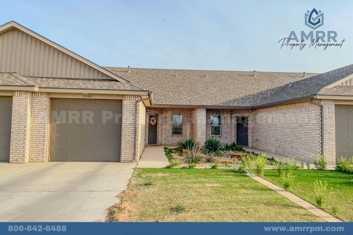 Townhouse for rent at 1248 N 7th St, Wolfforth, TX 79382