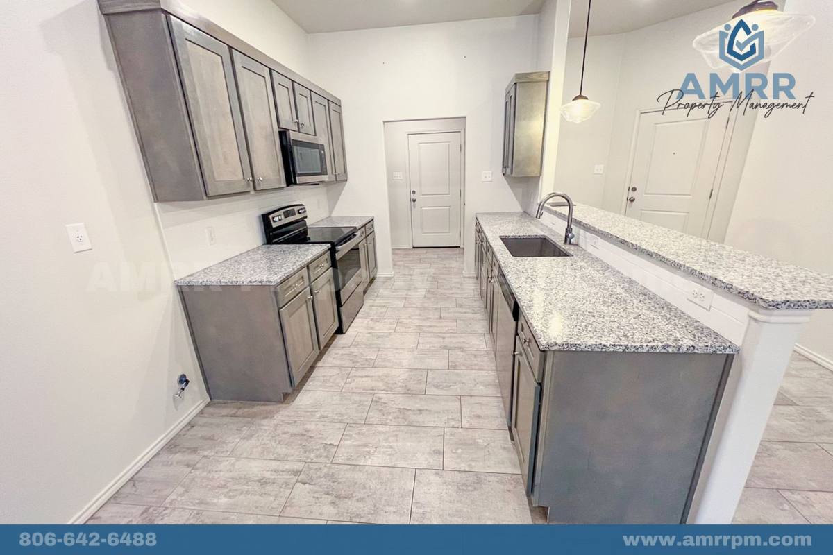 Townhouse for rent at 1248 N 7th St, Wolfforth, TX 79382