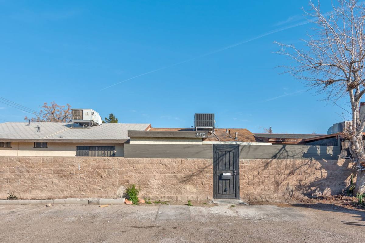 Condo for rent at 3912 Torsby Place, Las Vegas, NV 89119