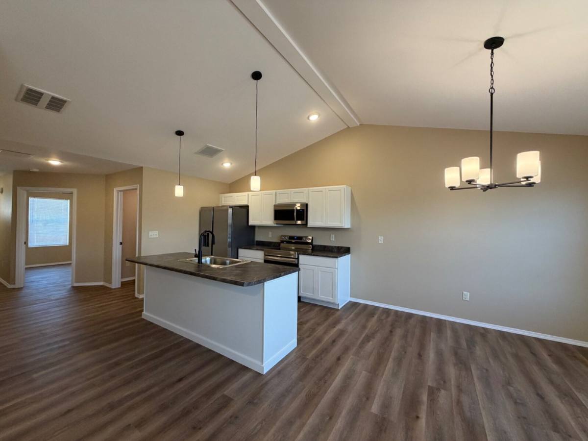Townhouse for rent at 152 Ruby Lane, Hollister, MO 65672