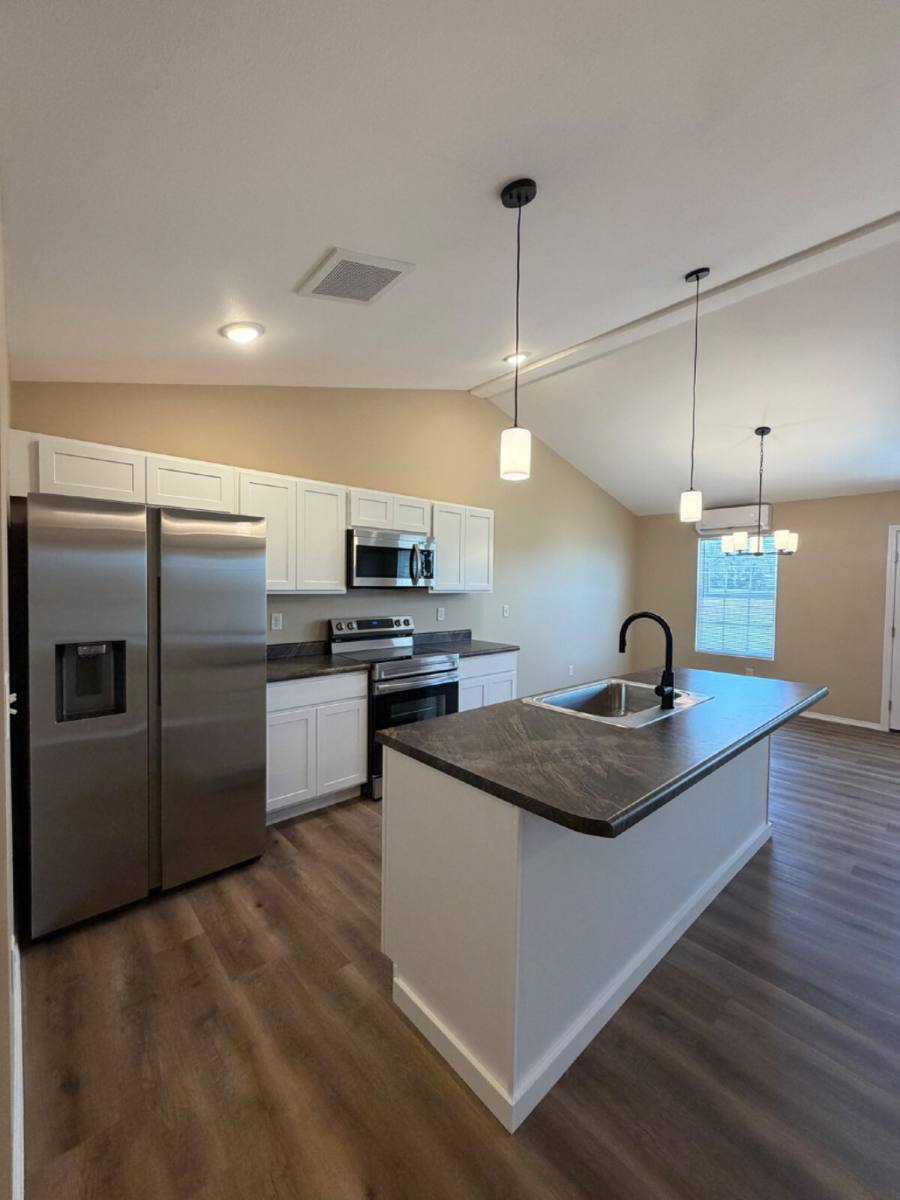 Townhouse for rent at 152 Ruby Lane, Hollister, MO 65672