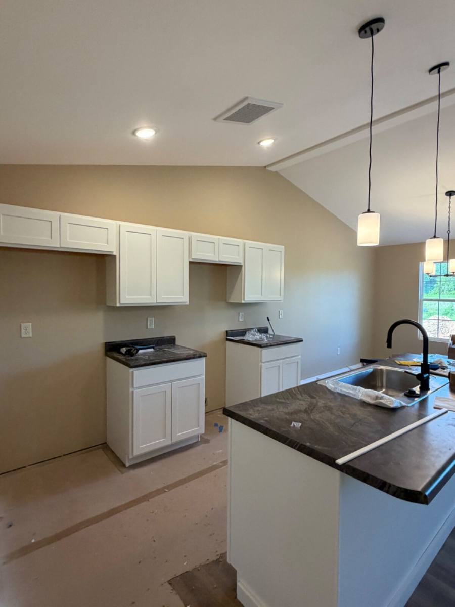 Townhouse for rent at 152 Ruby Lane, Hollister, MO 65672