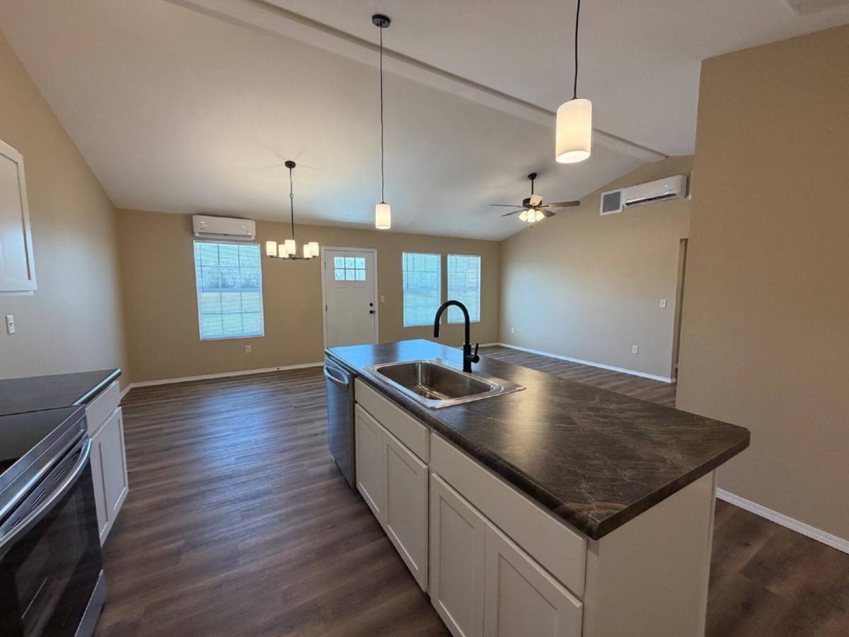 Townhouse for rent at 152 Ruby Lane, Hollister, MO 65672