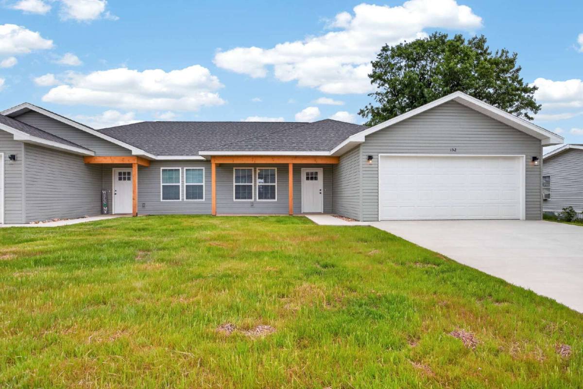 Townhouse for rent at 152 Ruby Lane, Hollister, MO 65672