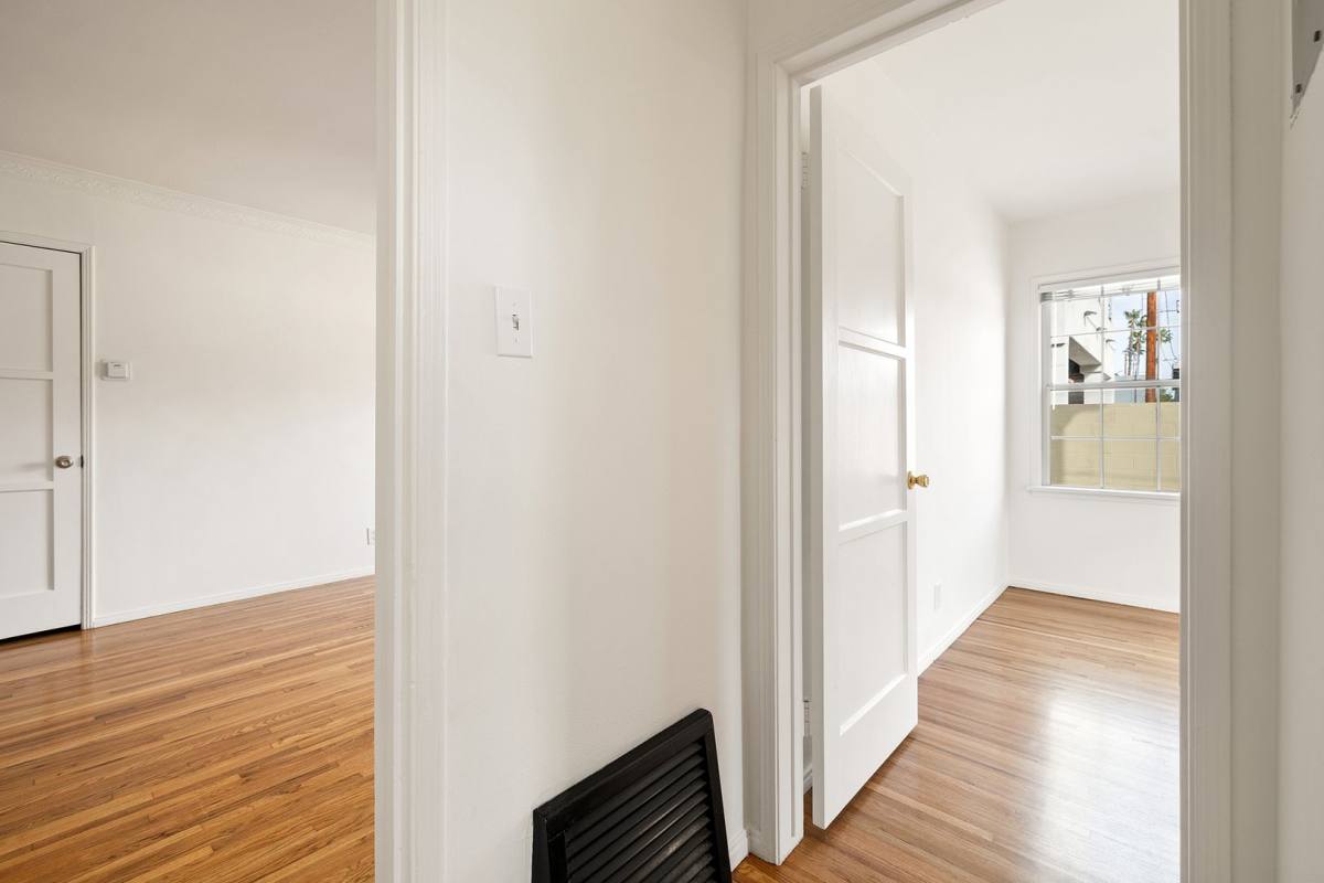 Apartment for rent at 10820-10822 Bloomfield St, North Hollywood, CA 91602