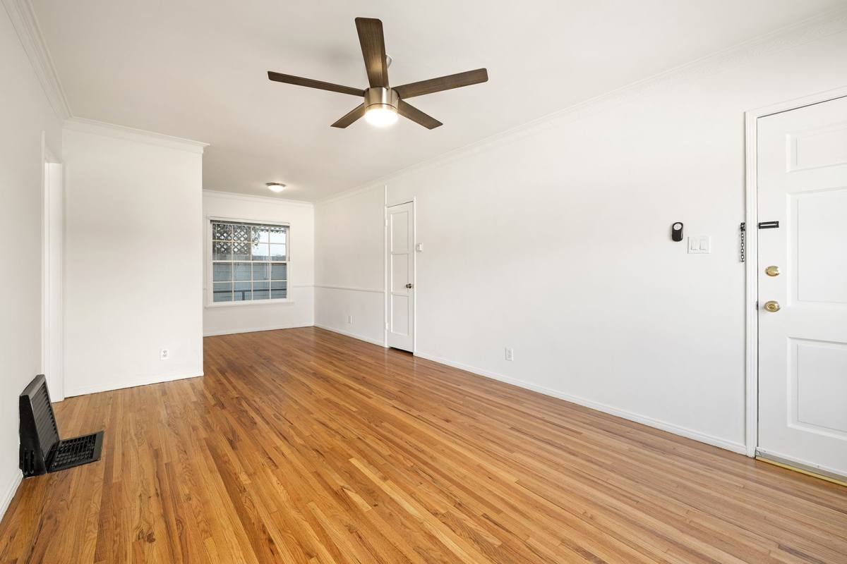 Apartment for rent at 10820-10822 Bloomfield St, North Hollywood, CA 91602