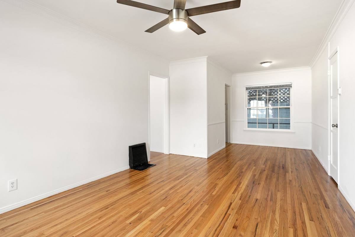 Apartment for rent at 10820-10822 Bloomfield St, North Hollywood, CA 91602