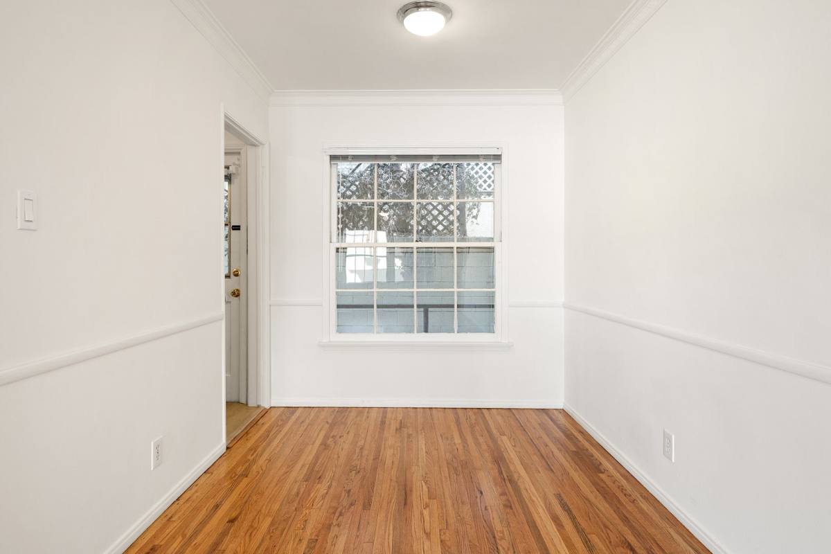 Apartment for rent at 10820-10822 Bloomfield St, North Hollywood, CA 91602
