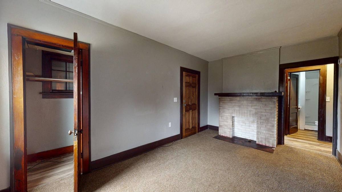 Apartment for rent at 236 Watson St, Akron, OH 44305