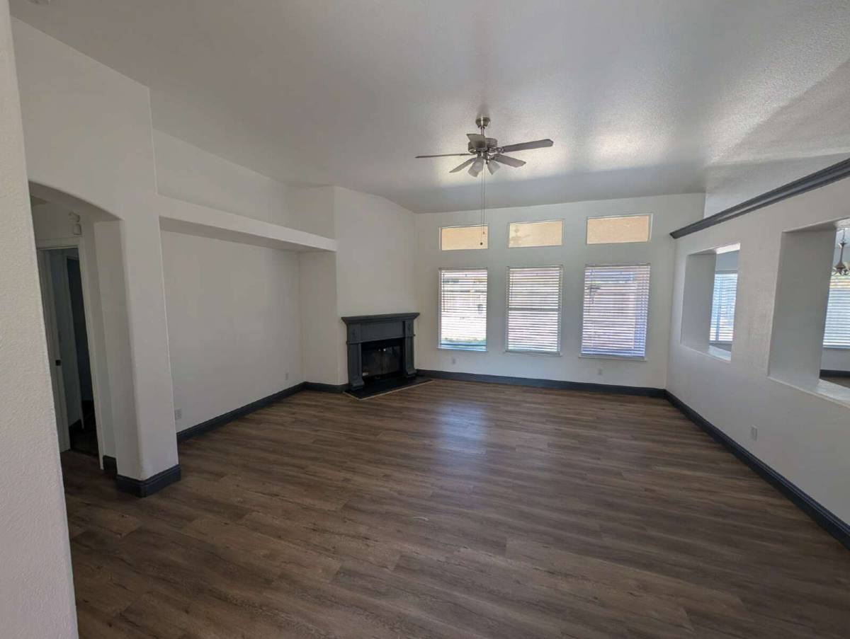 House for rent at 7674 N Barcus Ave, Fresno, CA 93722