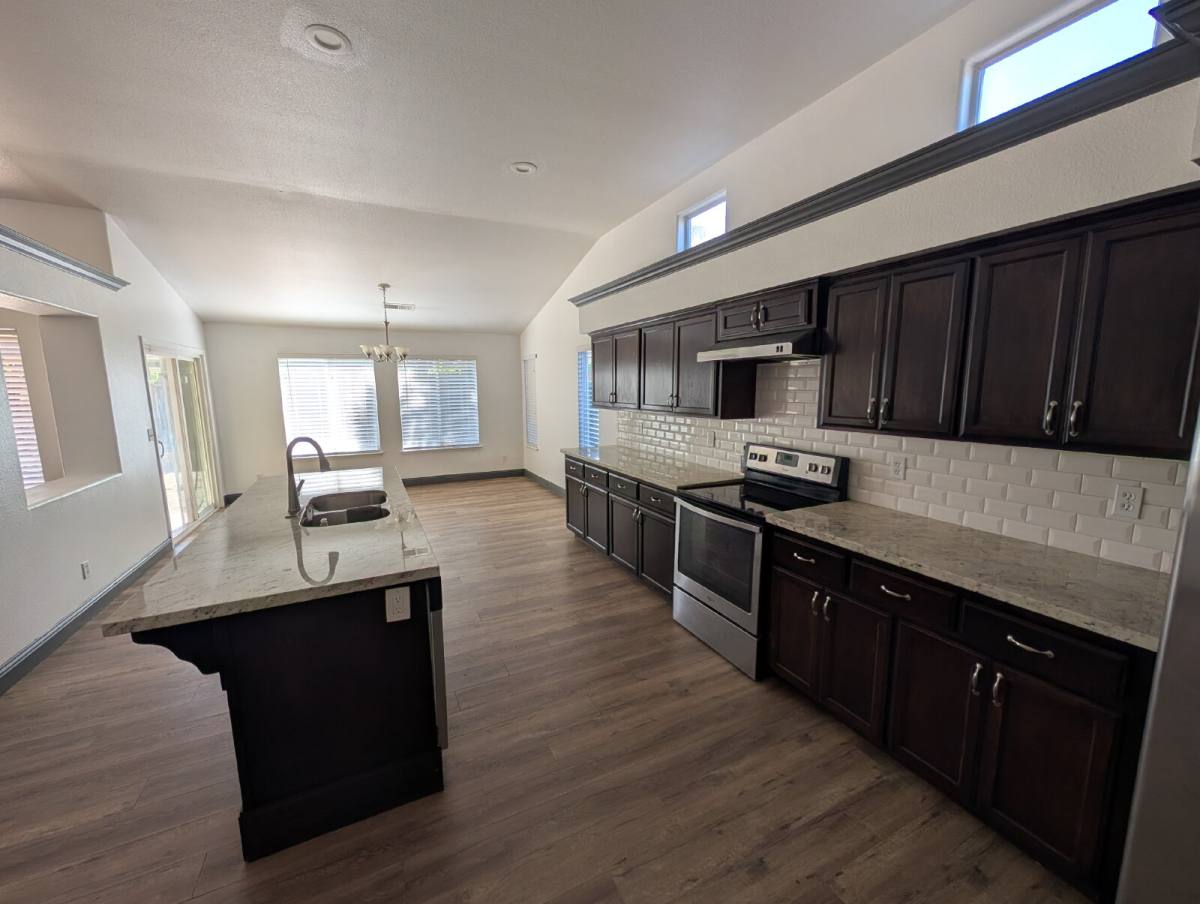 House for rent at 7674 N Barcus Ave, Fresno, CA 93722