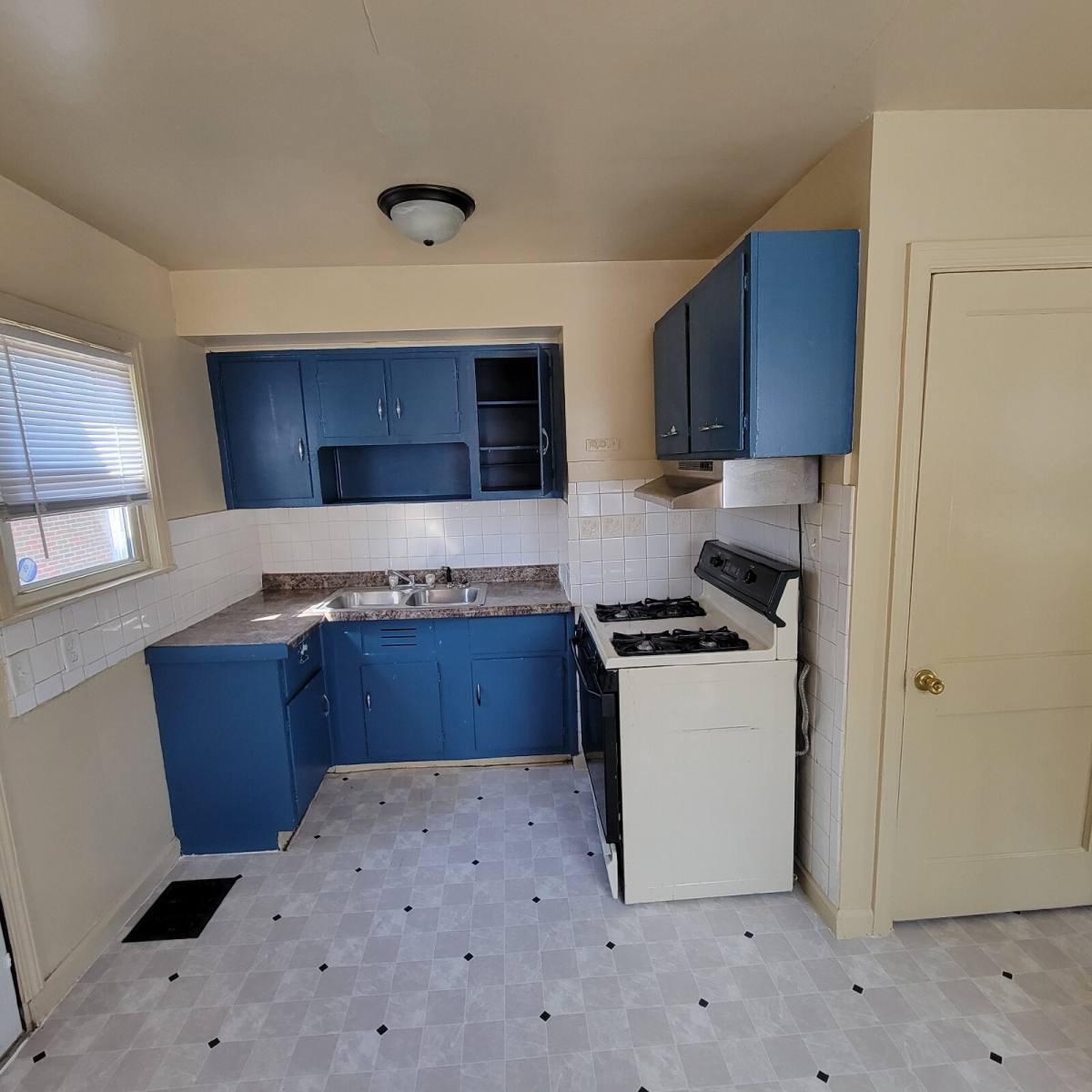House for rent at 1702 Winfield Ave, Indianapolis, IN 46222