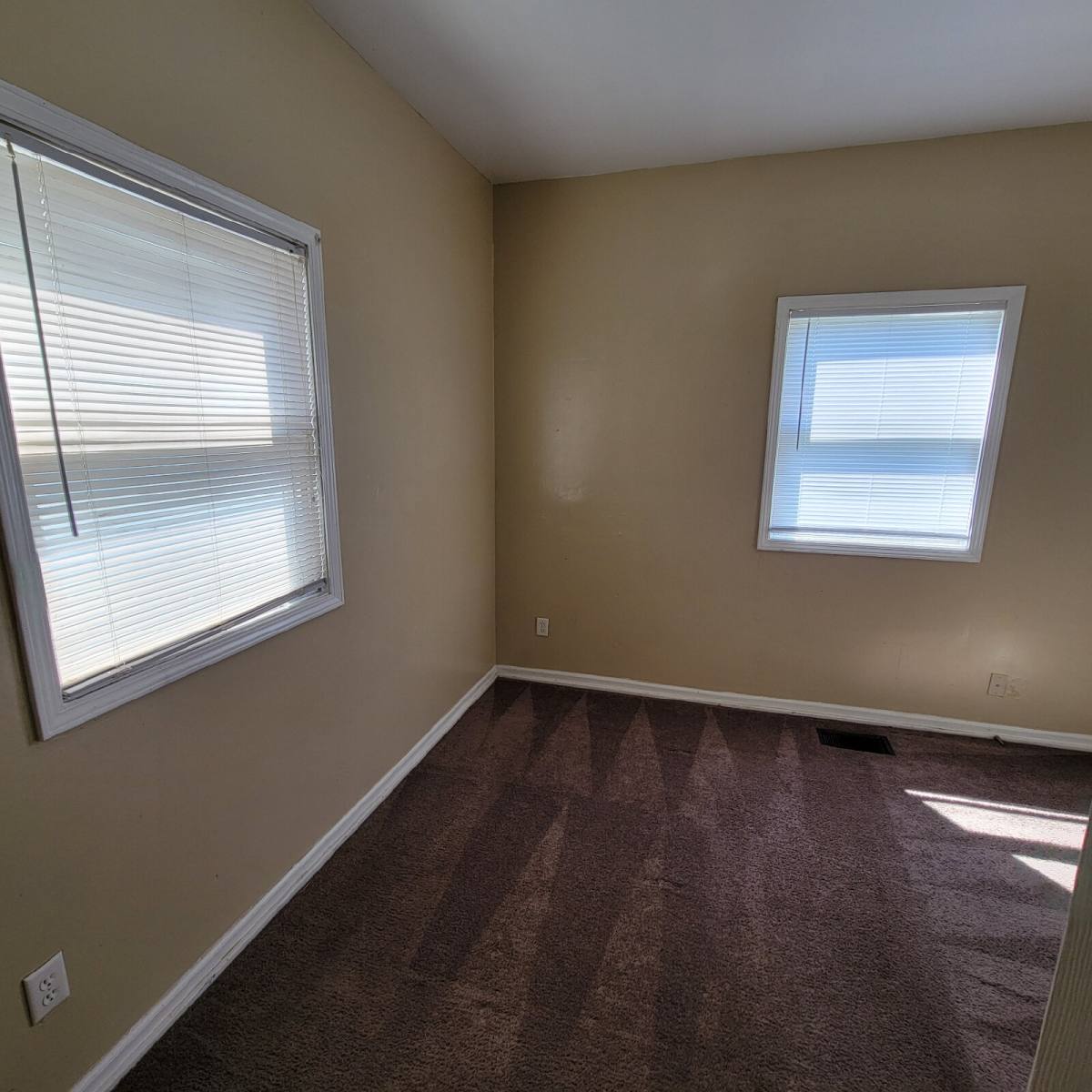 House for rent at 723 Lincoln St, Indianapolis, IN 46203