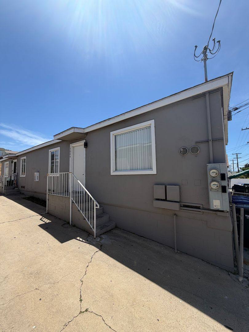 Apartment for rent at 3004-3010 E 18th St, National City, CA 91950