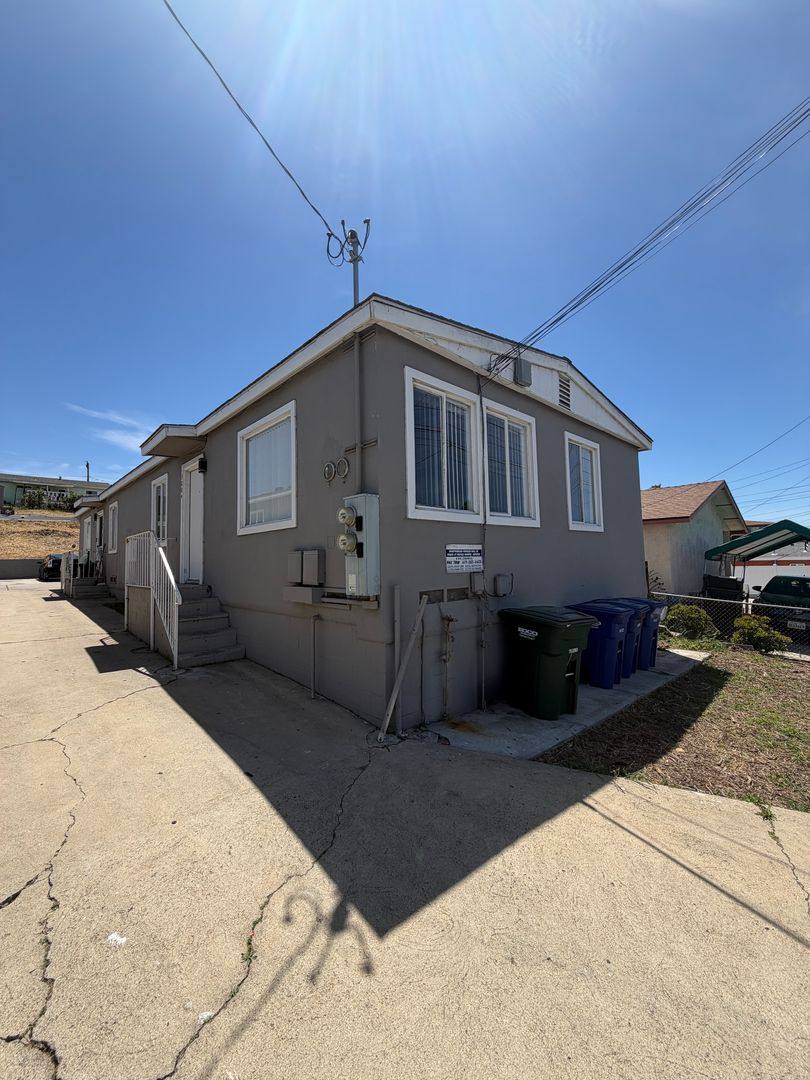 Apartment for rent at 3004-3010 E 18th St, National City, CA 91950