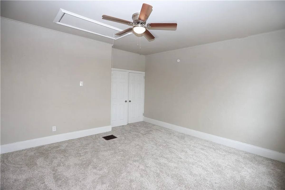 House for rent at 305 Chestnut St, Jeannette, PA 15644