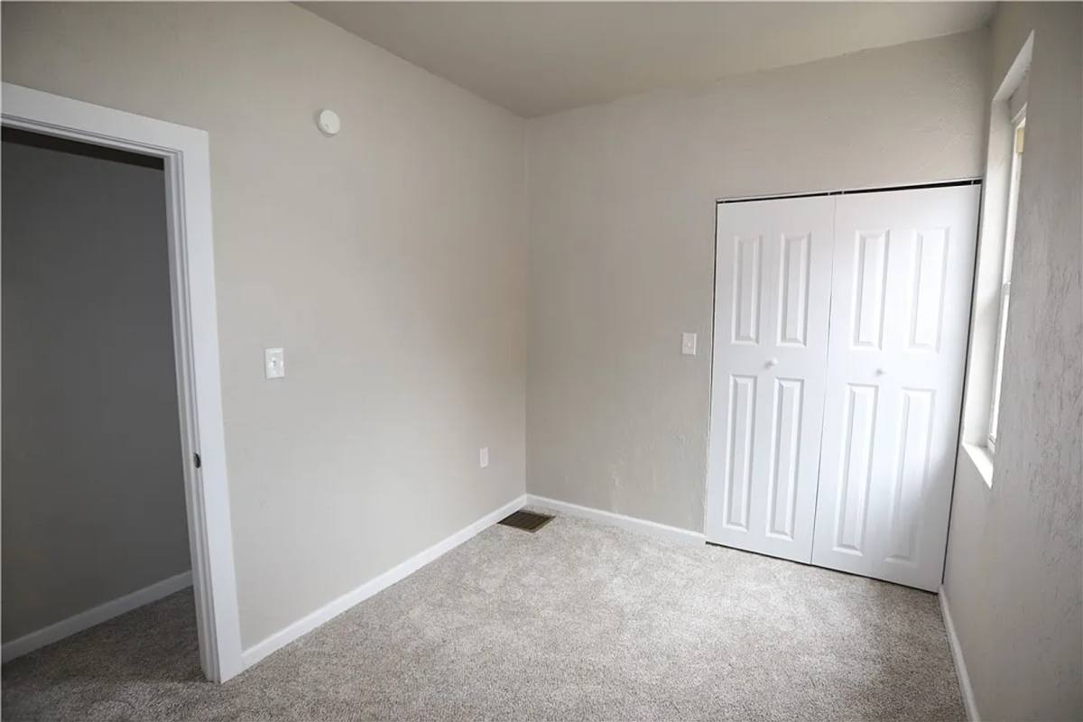 House for rent at 305 Chestnut St, Jeannette, PA 15644