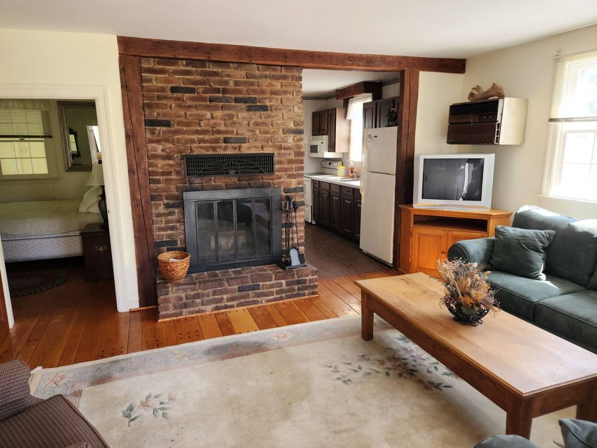 Apartment for rent at 25 Old Martinsburg Rd, Shepherdstown, WV 25443