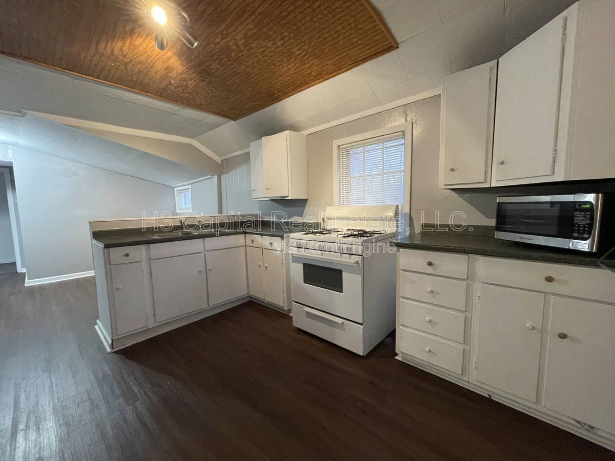 House for rent at 77 Sunset Ave, Witt, IL 62094