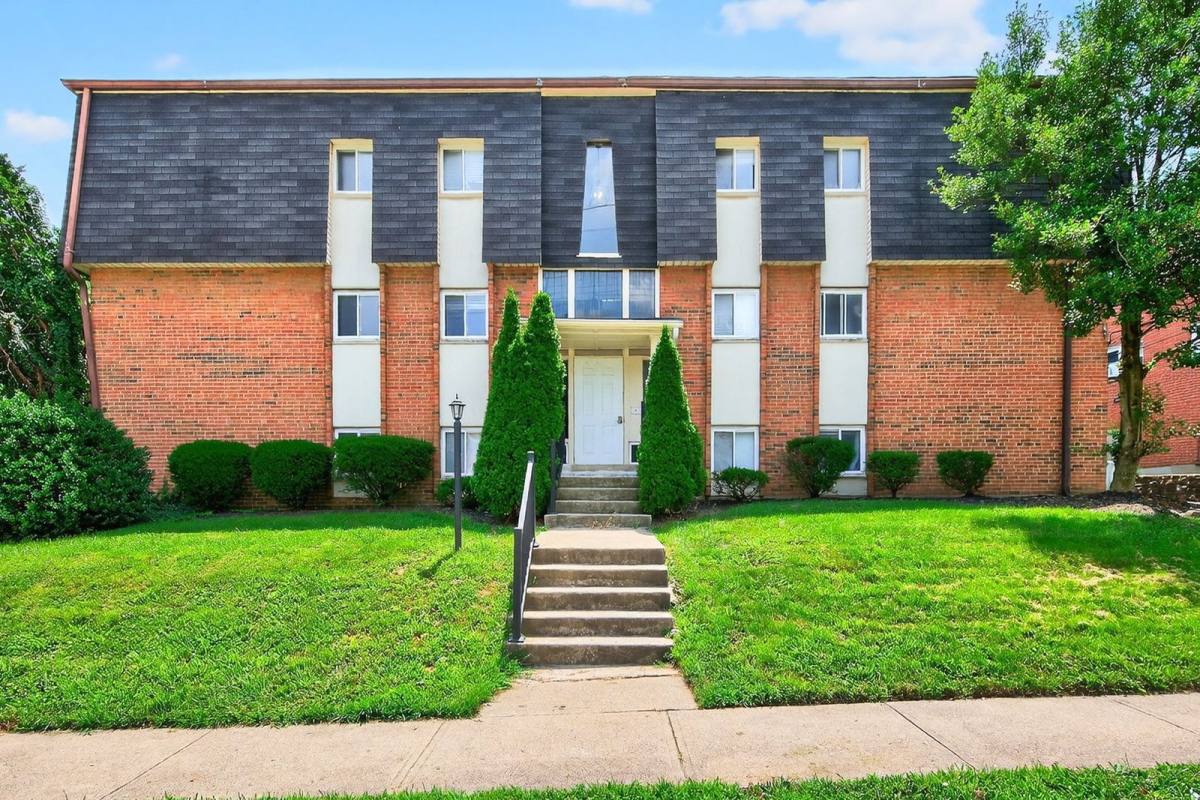 Apartment for rent at 6416 Montgomery Rd #2, Cincinnati, OH 45213