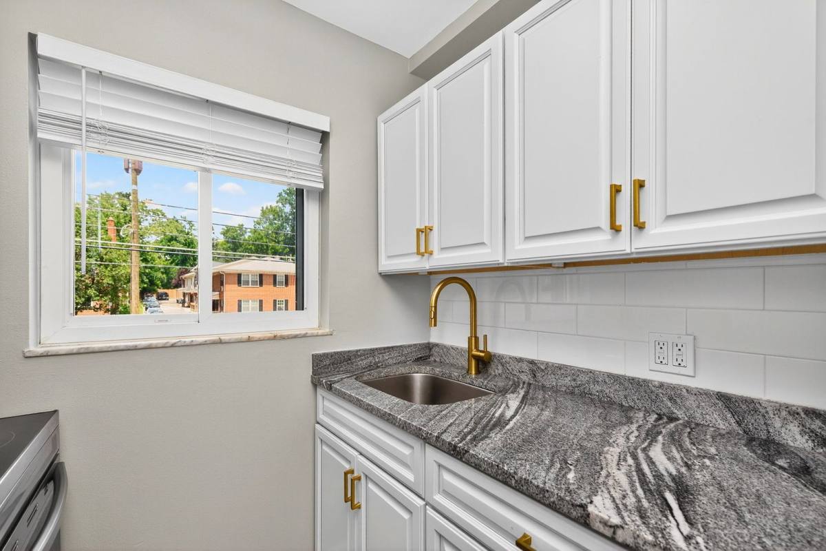 Apartment for rent at 6416 Montgomery Rd #2, Cincinnati, OH 45213