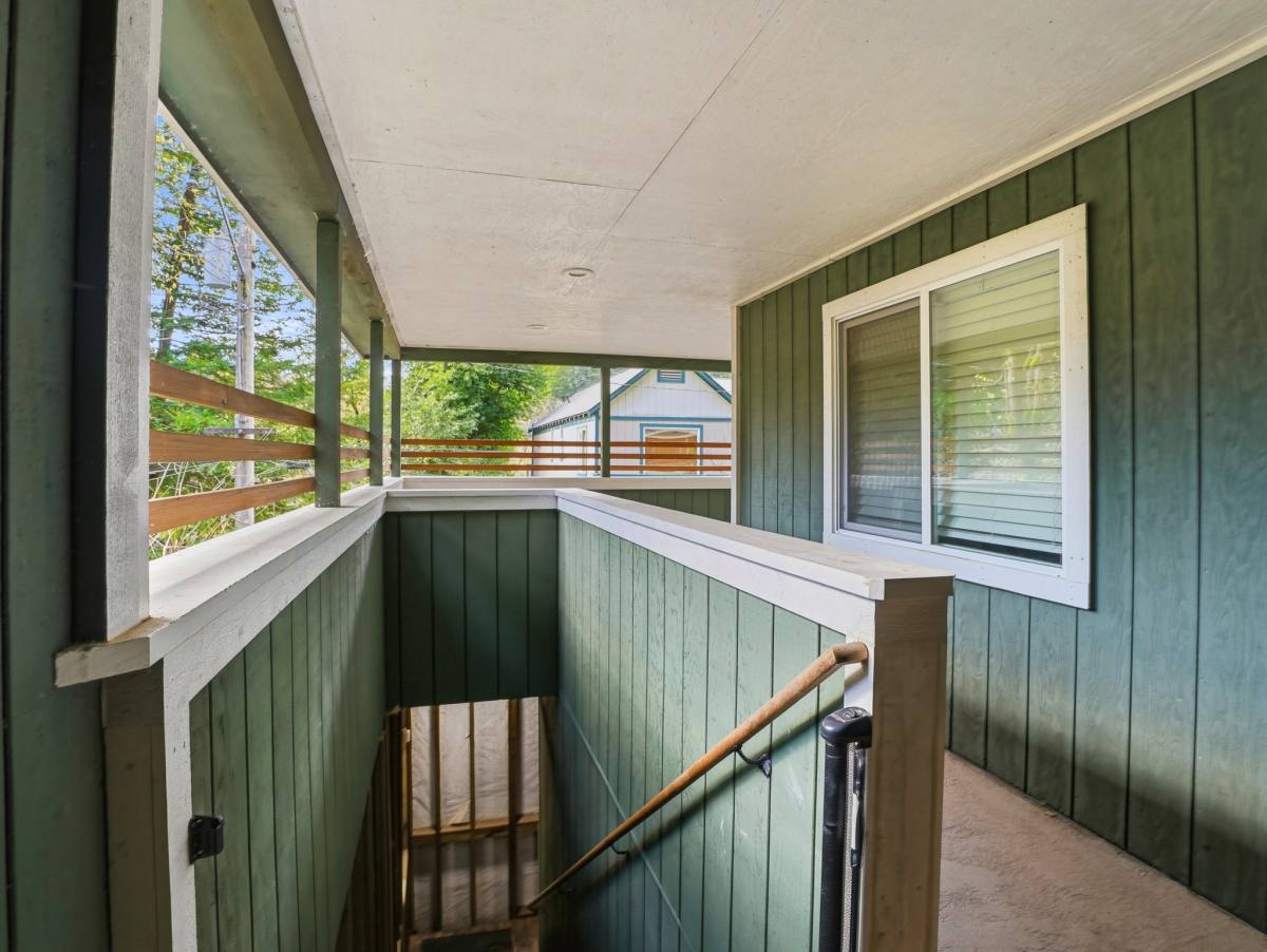 House for rent at 16799 Center Way, Guerneville, CA 95446