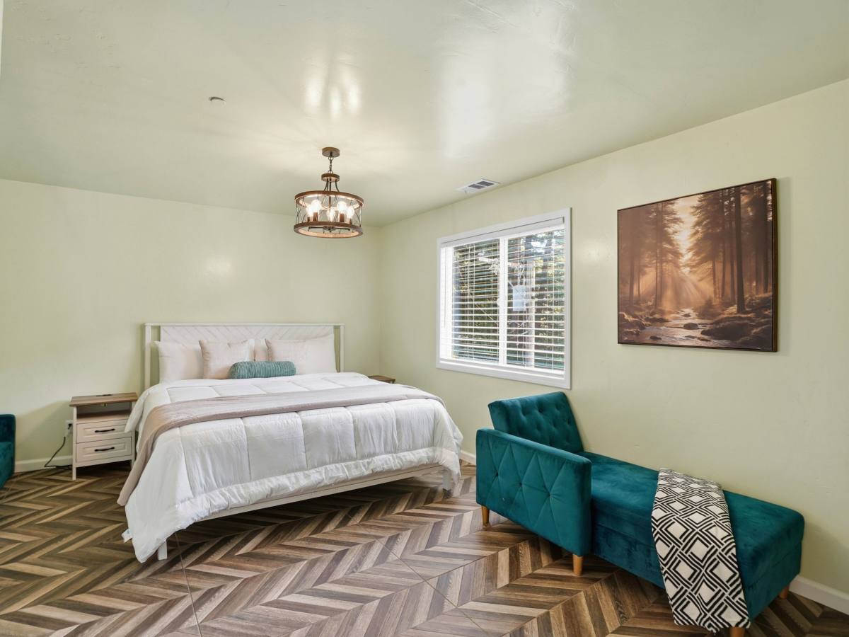 House for rent at 16799 Center Way, Guerneville, CA 95446