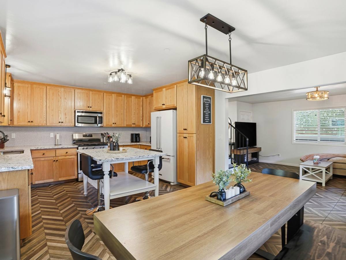 House for rent at 16799 Center Way, Guerneville, CA 95446